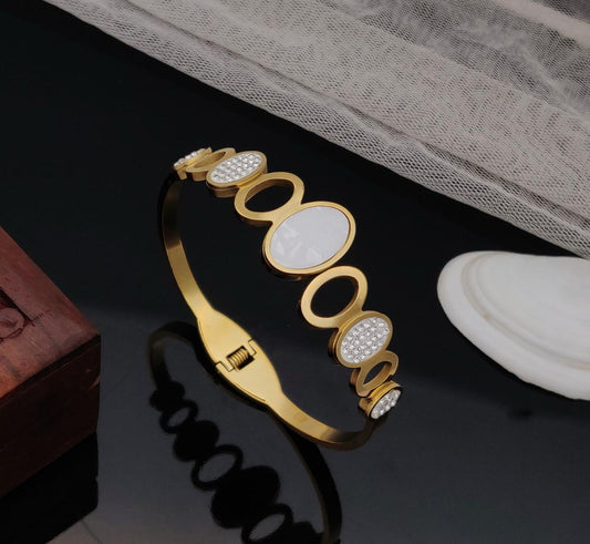 Triple Circle Charm Bangle