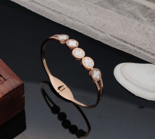 Dual Clover Line Bangle