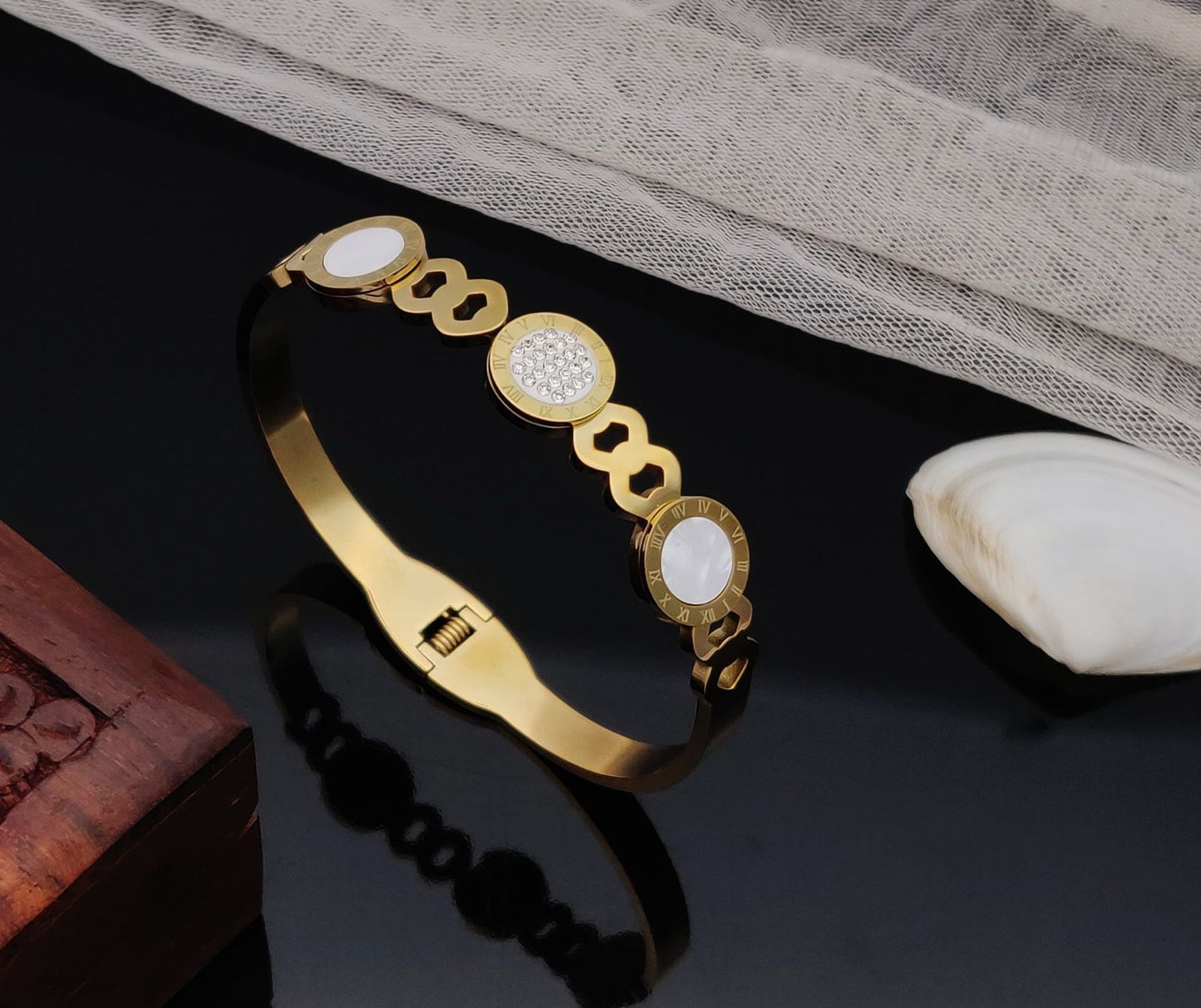 Clover Garden Bangle