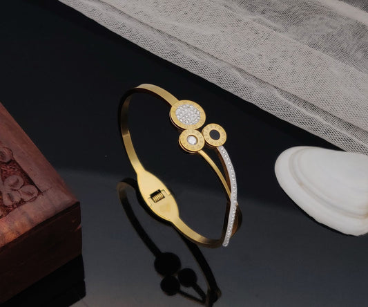 Clover Trio Bangle
